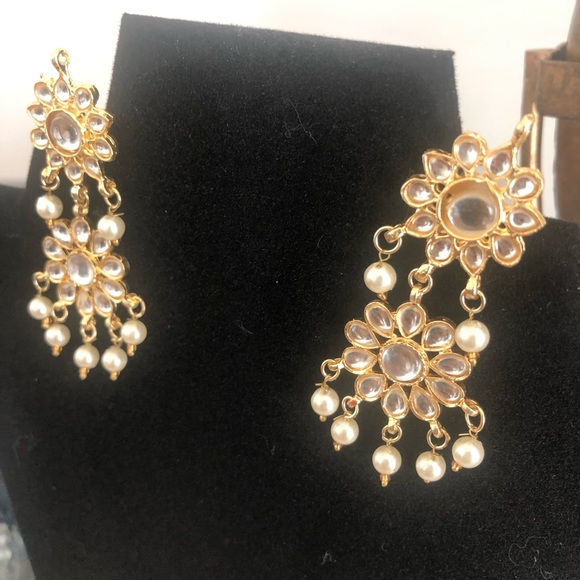 White kundan set - Picture 5 of 5